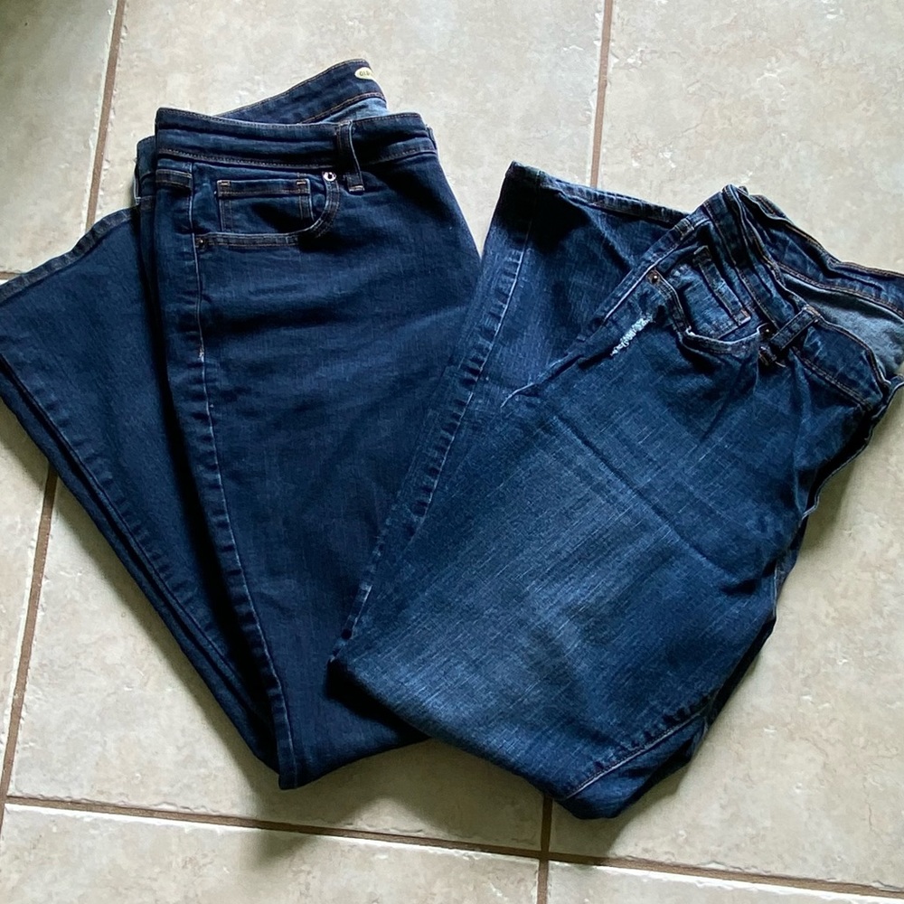 2 pair bundle. Old Navy women’s jeans. Size 14.